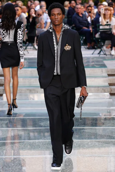 Look 44